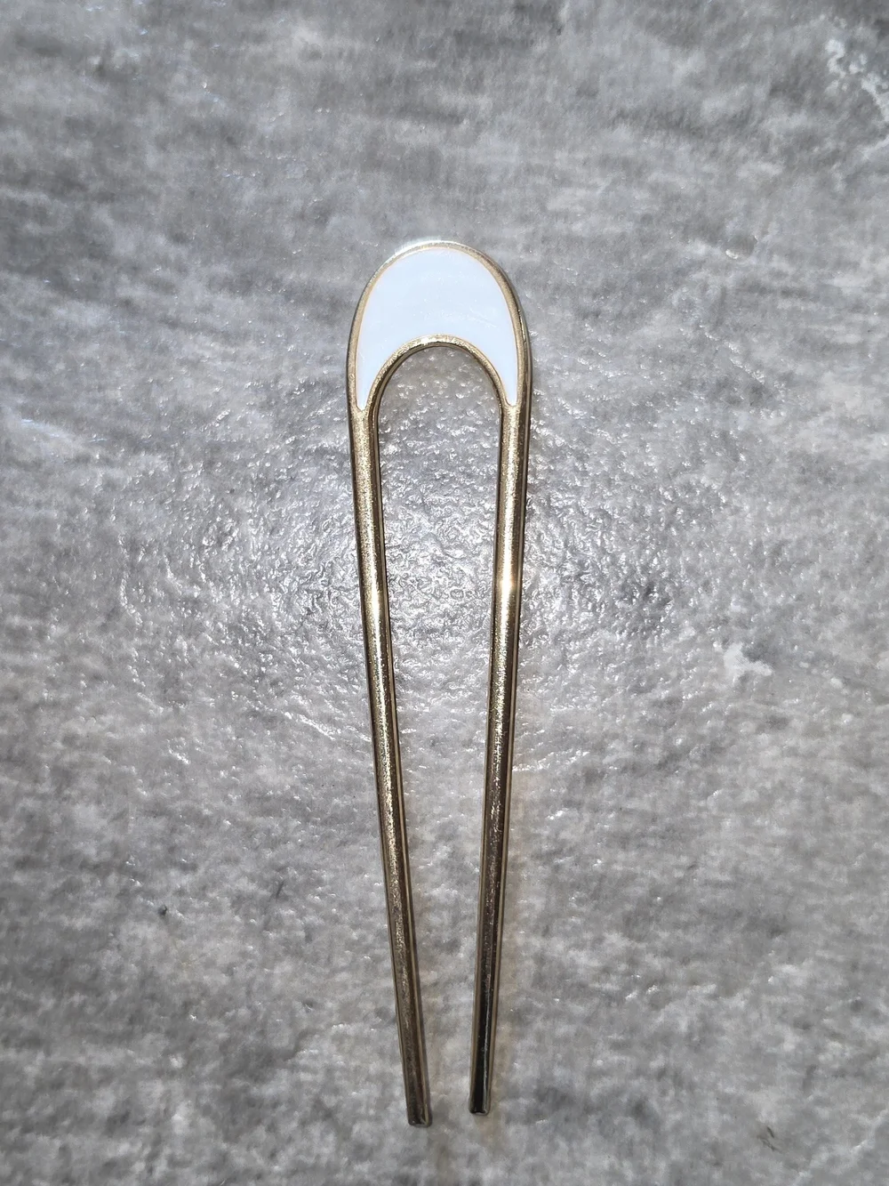 N/A shaped gold